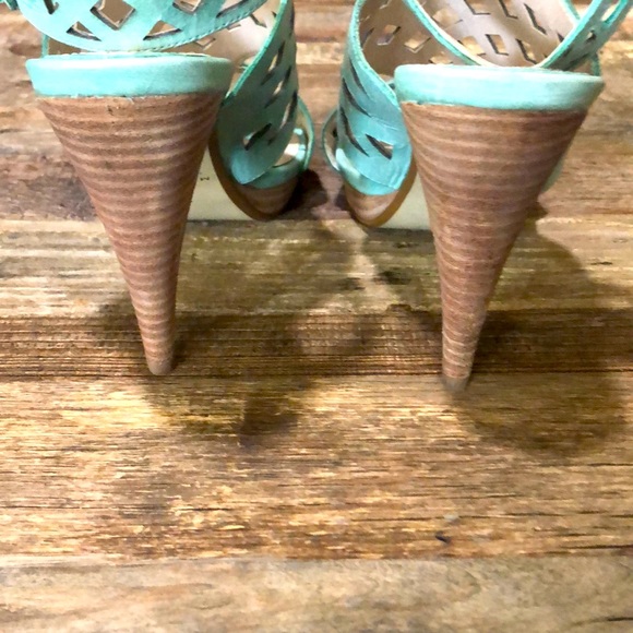 MaxSudio 4” Ankle Strap Heel - Picture 6 of 8